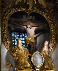 Krzyż,  ołtarz główny, Kościół Św. Marii Magdaleny w Miechocinie